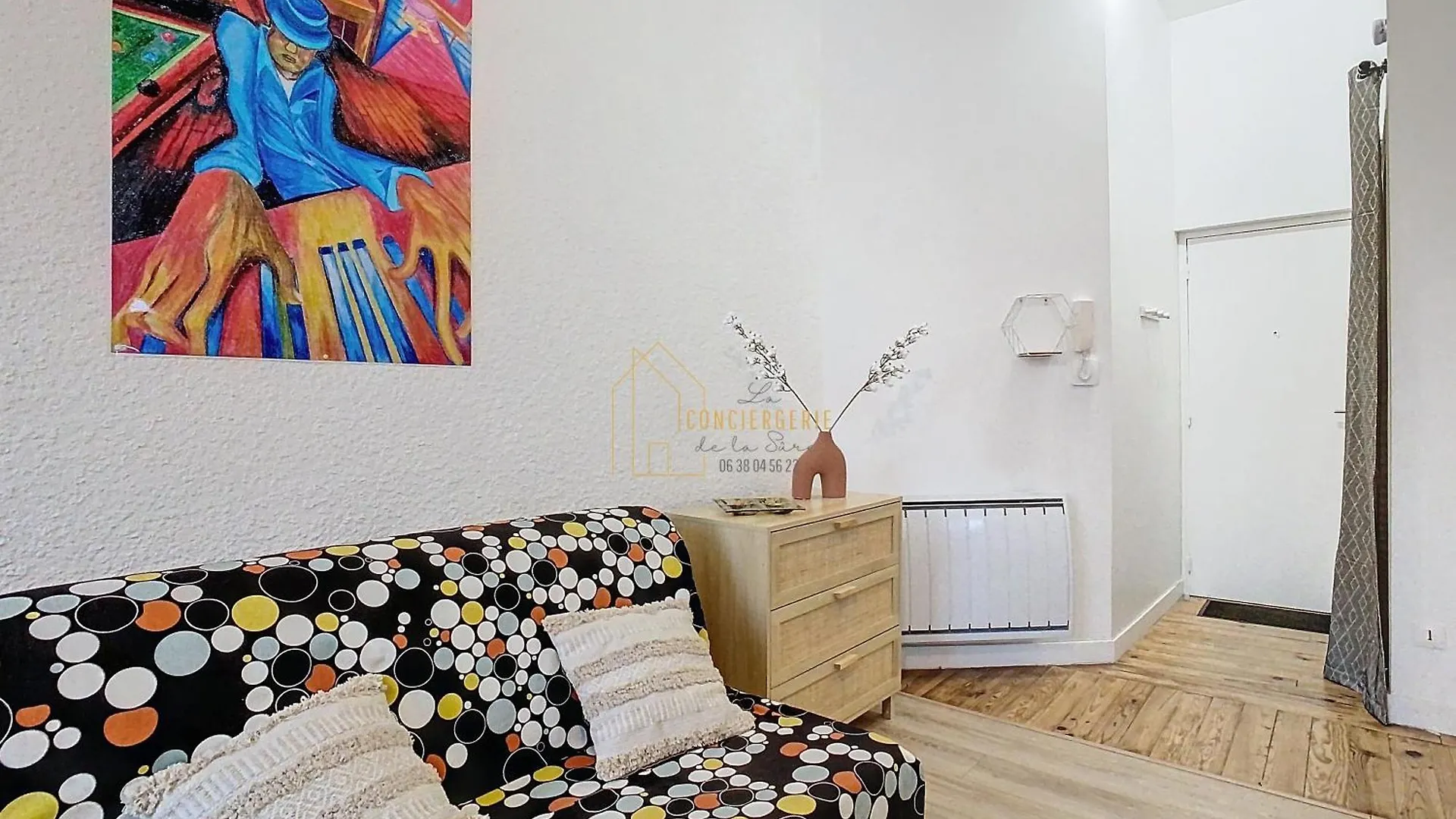 Le Pianiste Apartment Voiron 0*,  France